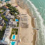 Апартаменты In Our Beachside Flat Бибионе