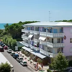Апартаменты In Our Beachside Flat Бибионе