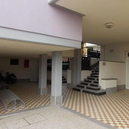 Apartment In Our Beachside Flat *