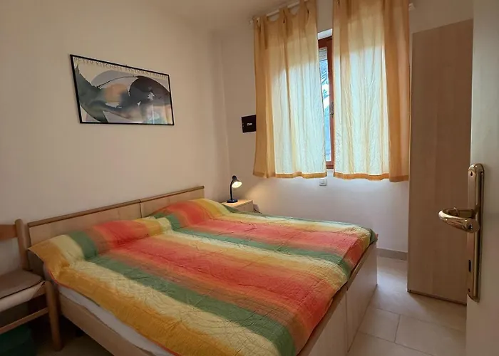In Our Beachside Flat * Μπιμπιόνε